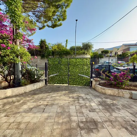 Merlo Homes Mare * 特拉比亚